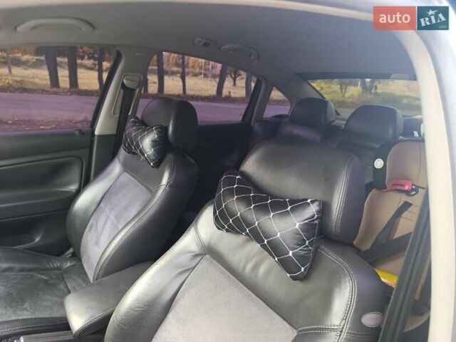 Серый Фольксваген Пассат, объемом двигателя 2.5 л и пробегом 290 тыс. км за 5500 $, фото 2 на Automoto.ua