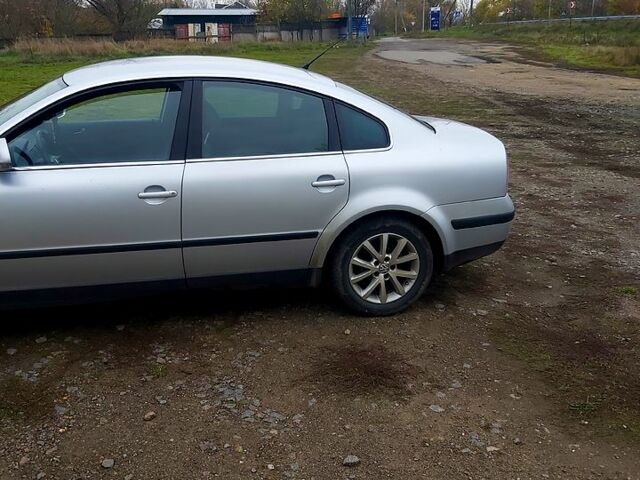 Сірий Фольксваген Пассат, об'ємом двигуна 1.6 л та пробігом 257 тис. км за 4700 $, фото 5 на Automoto.ua