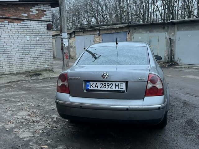 Серый Фольксваген Пассат, объемом двигателя 1.8 л и пробегом 285 тыс. км за 3900 $, фото 4 на Automoto.ua