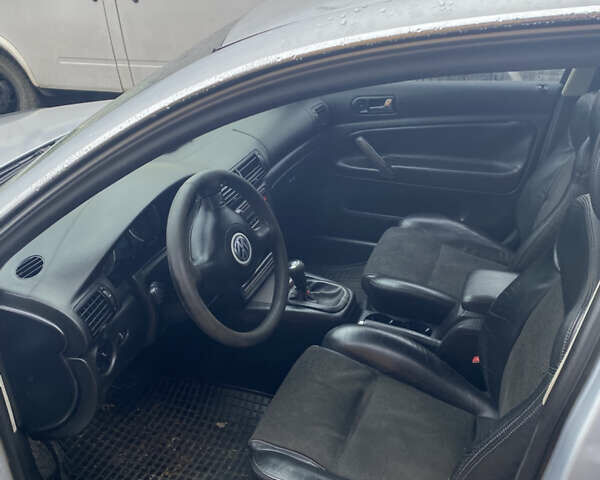 Серый Фольксваген Пассат, объемом двигателя 1.78 л и пробегом 309 тыс. км за 5500 $, фото 5 на Automoto.ua