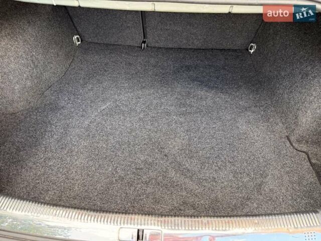 Серый Фольксваген Пассат, объемом двигателя 1.6 л и пробегом 224 тыс. км за 5300 $, фото 32 на Automoto.ua