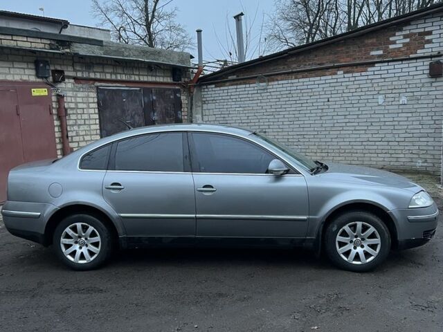 Серый Фольксваген Пассат, объемом двигателя 1.8 л и пробегом 285 тыс. км за 3900 $, фото 7 на Automoto.ua