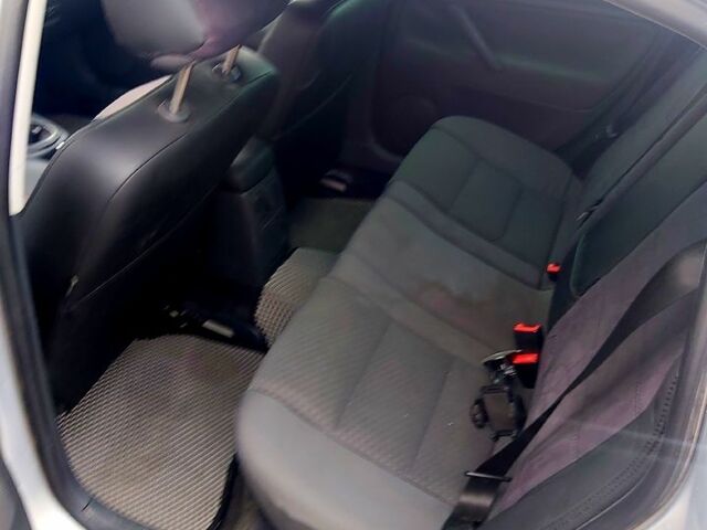 Серый Фольксваген Пассат, объемом двигателя 1.6 л и пробегом 257 тыс. км за 4700 $, фото 7 на Automoto.ua