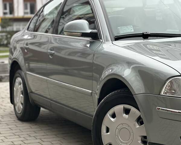 Сірий Фольксваген Пассат, об'ємом двигуна 1.9 л та пробігом 181 тис. км за 6100 $, фото 25 на Automoto.ua