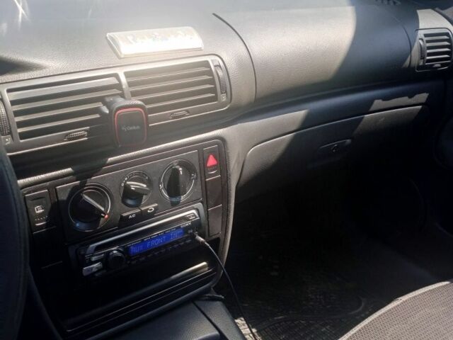 Серый Фольксваген Пассат, объемом двигателя 1.8 л и пробегом 295 тыс. км за 3500 $, фото 7 на Automoto.ua