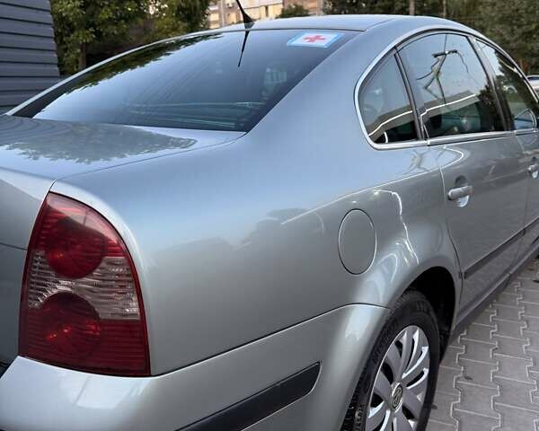 Серый Фольксваген Пассат, объемом двигателя 1.6 л и пробегом 224 тыс. км за 5300 $, фото 5 на Automoto.ua