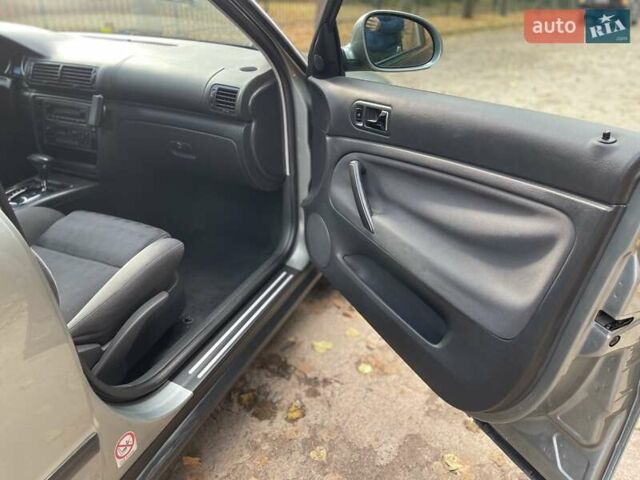 Фольксваген Пассат 2004 в Львове на Automoto.ua Серый Фольксваген Пассат, объемом двигателя 1.98 л и пробегом 197 тыс. км за 5400 $, фото 21 на Automoto.ua