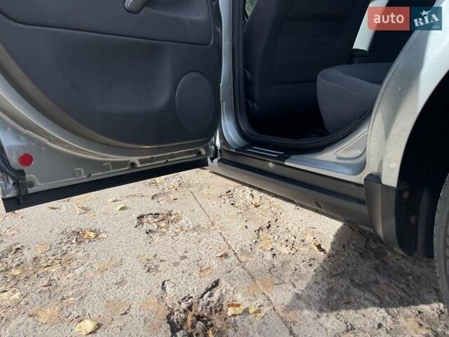 Фольксваген Пассат 2004 в Львове на Automoto.ua Серый Фольксваген Пассат, объемом двигателя 1.98 л и пробегом 197 тыс. км за 5400 $, фото 27 на Automoto.ua