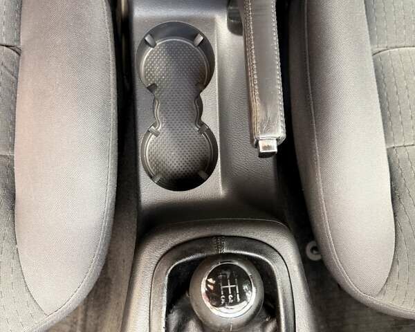 Серый Фольксваген Пассат, объемом двигателя 1.6 л и пробегом 224 тыс. км за 5300 $, фото 14 на Automoto.ua