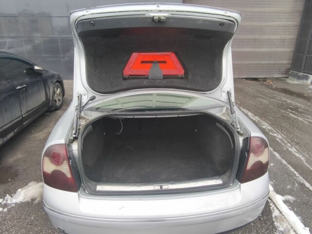 Серый Фольксваген Пассат, объемом двигателя 2.8 л и пробегом 310 тыс. км за 2700 $, фото 10 на Automoto.ua