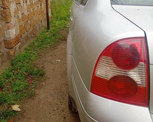 Серый Фольксваген Пассат, объемом двигателя 1.78 л и пробегом 330 тыс. км за 5000 $, фото 9 на Automoto.ua