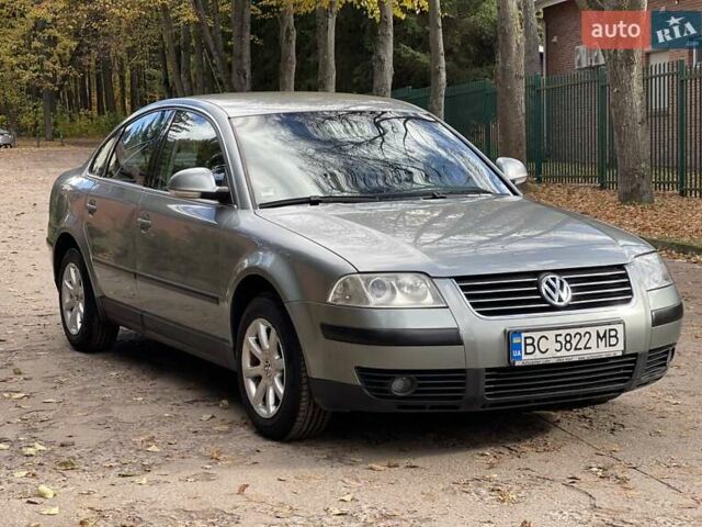 Фольксваген Пассат 2004 в Львове на Automoto.ua Серый Фольксваген Пассат, объемом двигателя 1.98 л и пробегом 197 тыс. км за 5400 $, фото 4 на Automoto.ua