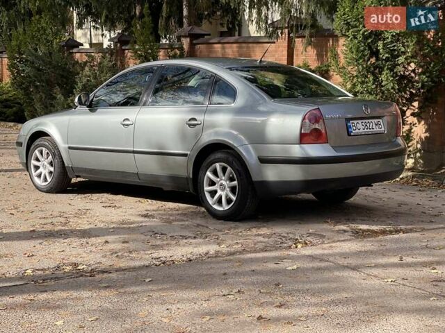 Фольксваген Пассат 2004 в Львове на Automoto.ua Серый Фольксваген Пассат, объемом двигателя 1.98 л и пробегом 197 тыс. км за 5400 $, фото 5 на Automoto.ua