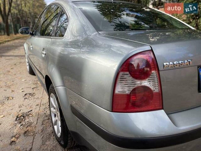 Фольксваген Пассат 2004 в Львове на Automoto.ua Серый Фольксваген Пассат, объемом двигателя 1.98 л и пробегом 197 тыс. км за 5400 $, фото 26 на Automoto.ua