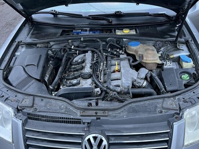 Серый Фольксваген Пассат, объемом двигателя 1.8 л и пробегом 285 тыс. км за 3900 $, фото 16 на Automoto.ua