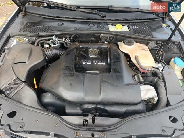 Серый Фольксваген Пассат, объемом двигателя 2.5 л и пробегом 290 тыс. км за 5500 $, фото 16 на Automoto.ua