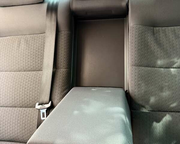 Серый Фольксваген Пассат, объемом двигателя 1.6 л и пробегом 224 тыс. км за 5300 $, фото 27 на Automoto.ua