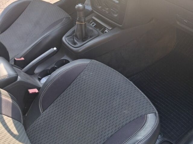 Серый Фольксваген Пассат, объемом двигателя 2.8 л и пробегом 204 тыс. км за 4050 $, фото 6 на Automoto.ua