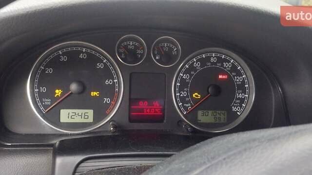 Серый Фольксваген Пассат, объемом двигателя 1.78 л и пробегом 301 тыс. км за 5000 $, фото 8 на Automoto.ua