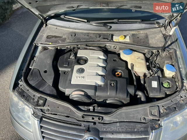 Серый Фольксваген Пассат, объемом двигателя 1.97 л и пробегом 358 тыс. км за 3500 $, фото 20 на Automoto.ua