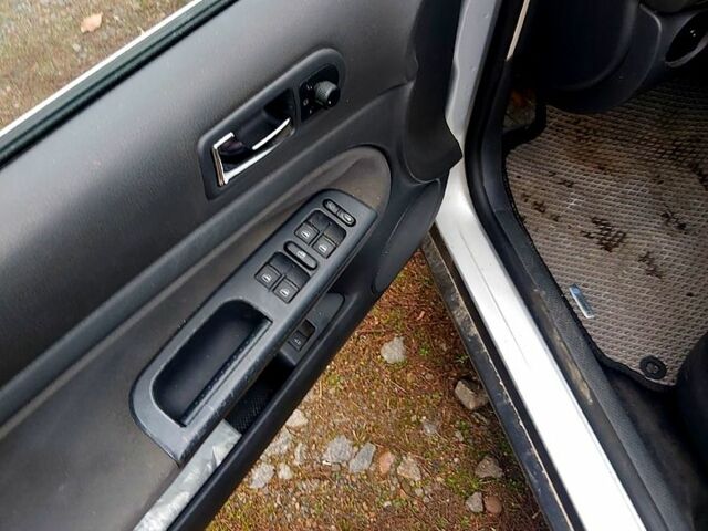 Сірий Фольксваген Пассат, об'ємом двигуна 1.6 л та пробігом 257 тис. км за 4700 $, фото 10 на Automoto.ua