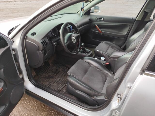 Серый Фольксваген Пассат, объемом двигателя 2.5 л и пробегом 264 тыс. км за 1750 $, фото 6 на Automoto.ua