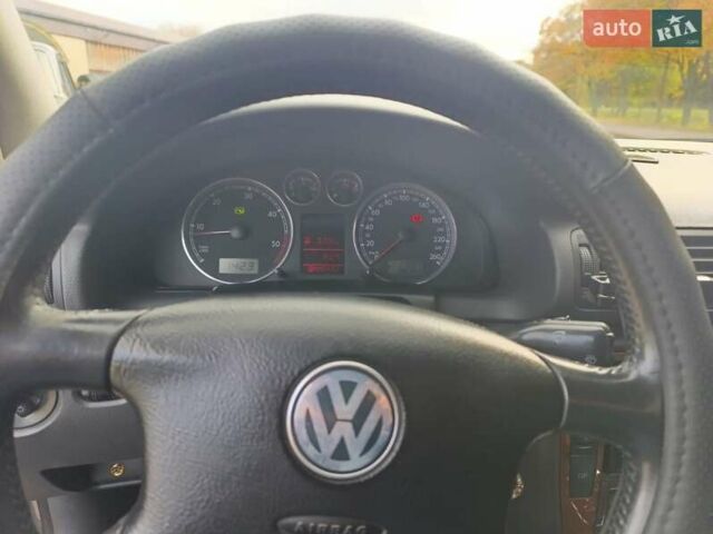 Серый Фольксваген Пассат, объемом двигателя 2.5 л и пробегом 290 тыс. км за 5500 $, фото 1 на Automoto.ua