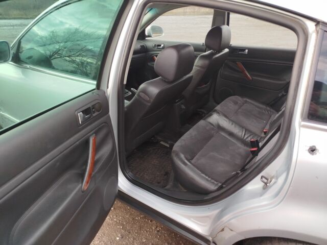 Серый Фольксваген Пассат, объемом двигателя 2.5 л и пробегом 264 тыс. км за 1750 $, фото 5 на Automoto.ua