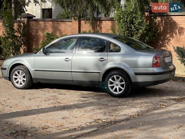 Фольксваген Пассат 2004 в Львове на Automoto.ua Серый Фольксваген Пассат, объемом двигателя 1.98 л и пробегом 197 тыс. км за 5400 $, фото 11 на Automoto.ua