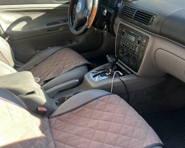 Серый Фольксваген Пассат, объемом двигателя 1.97 л и пробегом 358 тыс. км за 3500 $, фото 14 на Automoto.ua