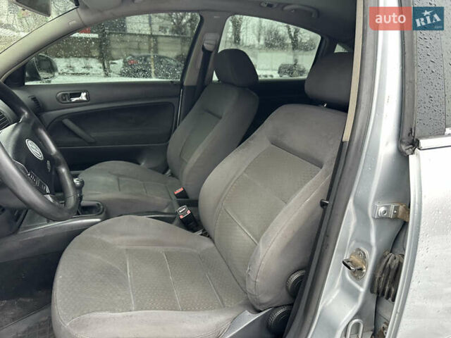 Серый Фольксваген Пассат, объемом двигателя 1.9 л и пробегом 400 тыс. км за 4700 $, фото 13 на Automoto.ua