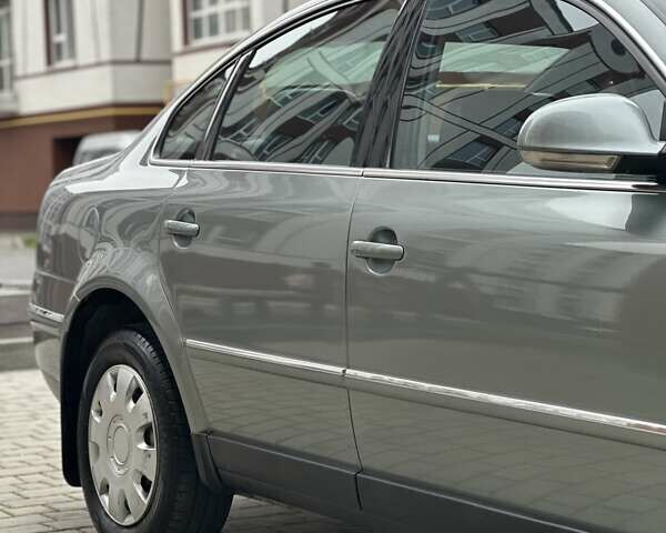 Сірий Фольксваген Пассат, об'ємом двигуна 1.9 л та пробігом 181 тис. км за 6100 $, фото 27 на Automoto.ua