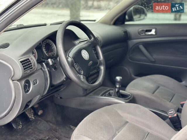 Серый Фольксваген Пассат, объемом двигателя 1.9 л и пробегом 400 тыс. км за 4700 $, фото 10 на Automoto.ua