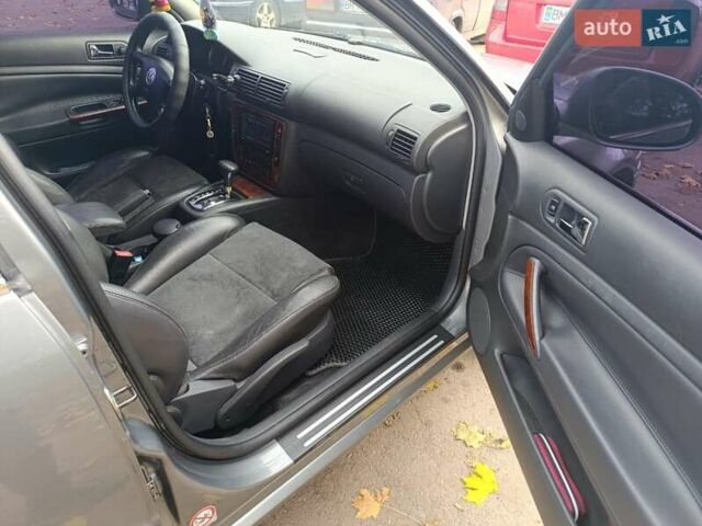 Серый Фольксваген Пассат, объемом двигателя 2.5 л и пробегом 290 тыс. км за 5500 $, фото 6 на Automoto.ua