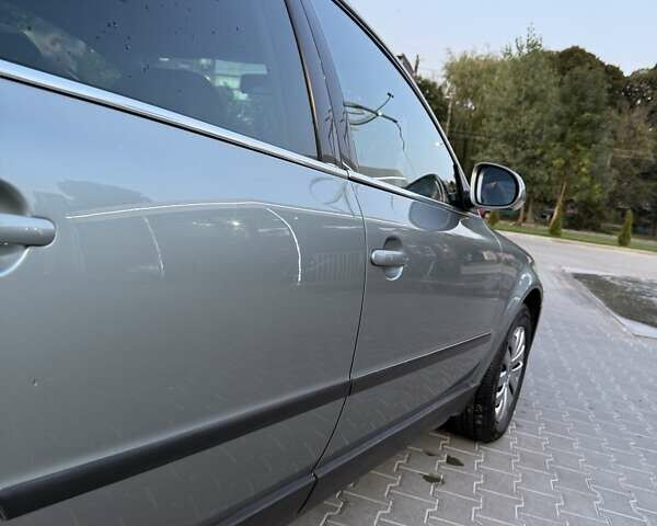 Серый Фольксваген Пассат, объемом двигателя 1.6 л и пробегом 224 тыс. км за 5300 $, фото 9 на Automoto.ua