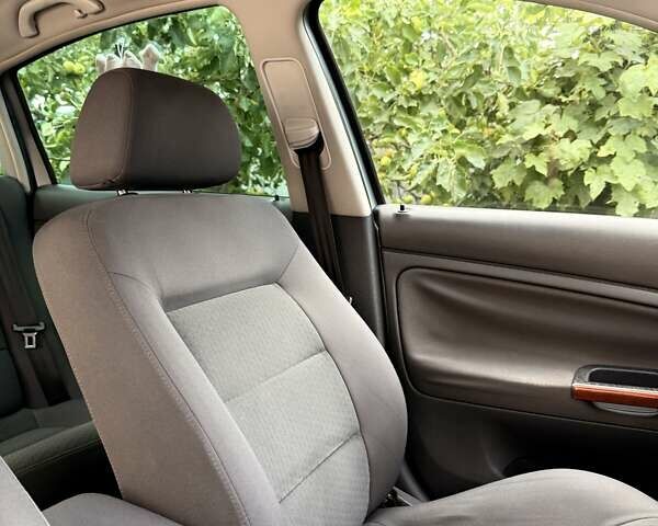 Серый Фольксваген Пассат, объемом двигателя 1.6 л и пробегом 224 тыс. км за 5300 $, фото 21 на Automoto.ua