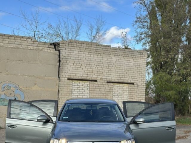 Серый Фольксваген Пассат, объемом двигателя 2 л и пробегом 328 тыс. км за 3250 $, фото 8 на Automoto.ua