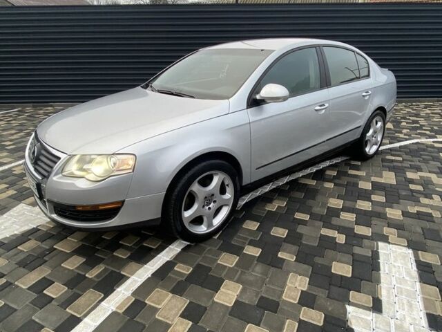 Сірий Фольксваген Пассат, об'ємом двигуна 1.6 л та пробігом 215 тис. км за 5350 $, фото 1 на Automoto.ua