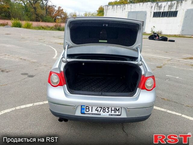 Серый Фольксваген Пассат, объемом двигателя 2 л и пробегом 280 тыс. км за 5300 $, фото 4 на Automoto.ua