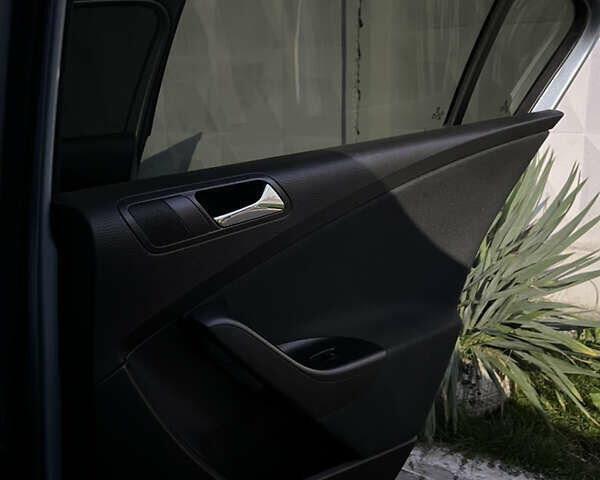 Серый Фольксваген Пассат, объемом двигателя 2 л и пробегом 240 тыс. км за 6800 $, фото 19 на Automoto.ua