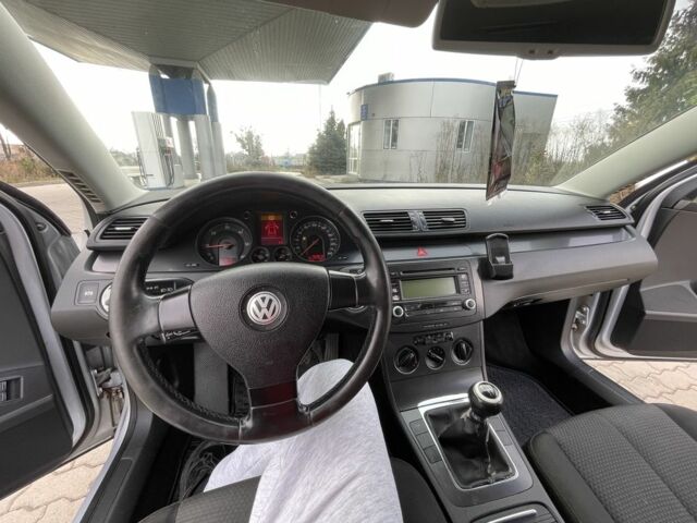 Сірий Фольксваген Пассат, об'ємом двигуна 2 л та пробігом 400 тис. км за 2250 $, фото 15 на Automoto.ua