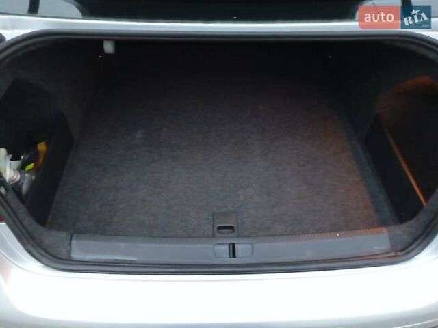 Серый Фольксваген Пассат, объемом двигателя 1.6 л и пробегом 396 тыс. км за 3900 $, фото 1 на Automoto.ua