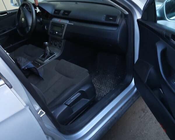 Серый Фольксваген Пассат, объемом двигателя 1.98 л и пробегом 312 тыс. км за 5650 $, фото 10 на Automoto.ua