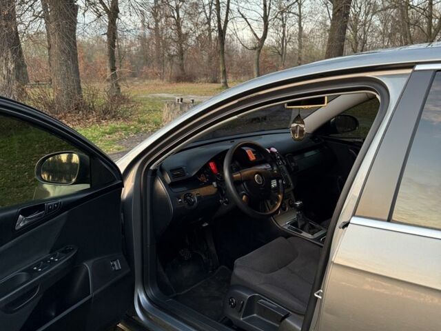 Серый Фольксваген Пассат, объемом двигателя 1.6 л и пробегом 142 тыс. км за 6800 $, фото 10 на Automoto.ua