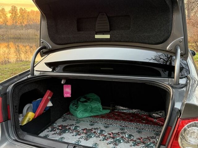 Серый Фольксваген Пассат, объемом двигателя 1.6 л и пробегом 142 тыс. км за 6800 $, фото 2 на Automoto.ua