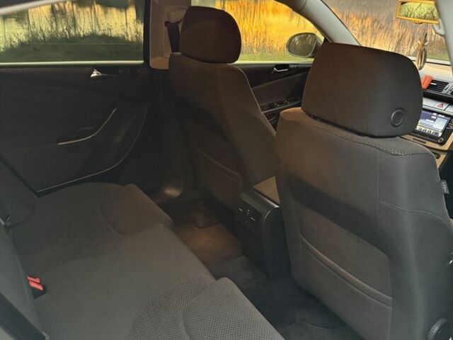 Серый Фольксваген Пассат, объемом двигателя 1.6 л и пробегом 142 тыс. км за 6800 $, фото 8 на Automoto.ua