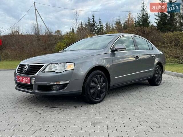 Серый Фольксваген Пассат, объемом двигателя 1.6 л и пробегом 185 тыс. км за 5950 $, фото 9 на Automoto.ua