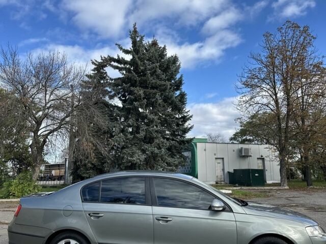 Серый Фольксваген Пассат, объемом двигателя 2 л и пробегом 328 тыс. км за 3250 $, фото 7 на Automoto.ua