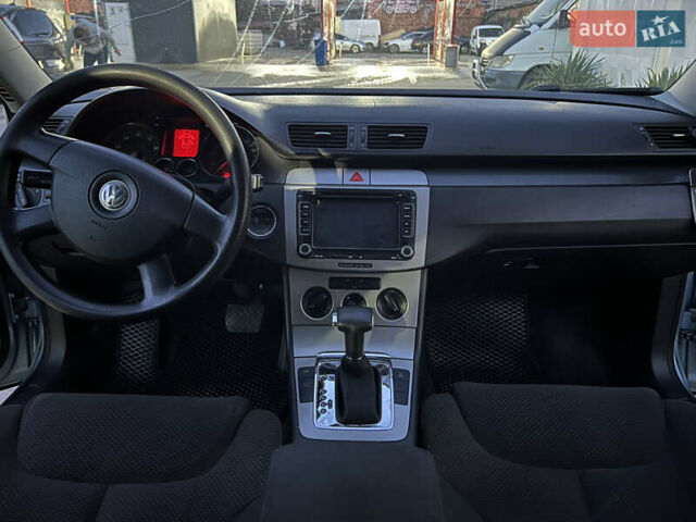 Серый Фольксваген Пассат, объемом двигателя 2 л и пробегом 240 тыс. км за 6800 $, фото 16 на Automoto.ua