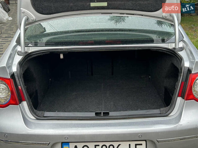 Сірий Фольксваген Пассат, об'ємом двигуна 2 л та пробігом 251 тис. км за 4999 $, фото 25 на Automoto.ua